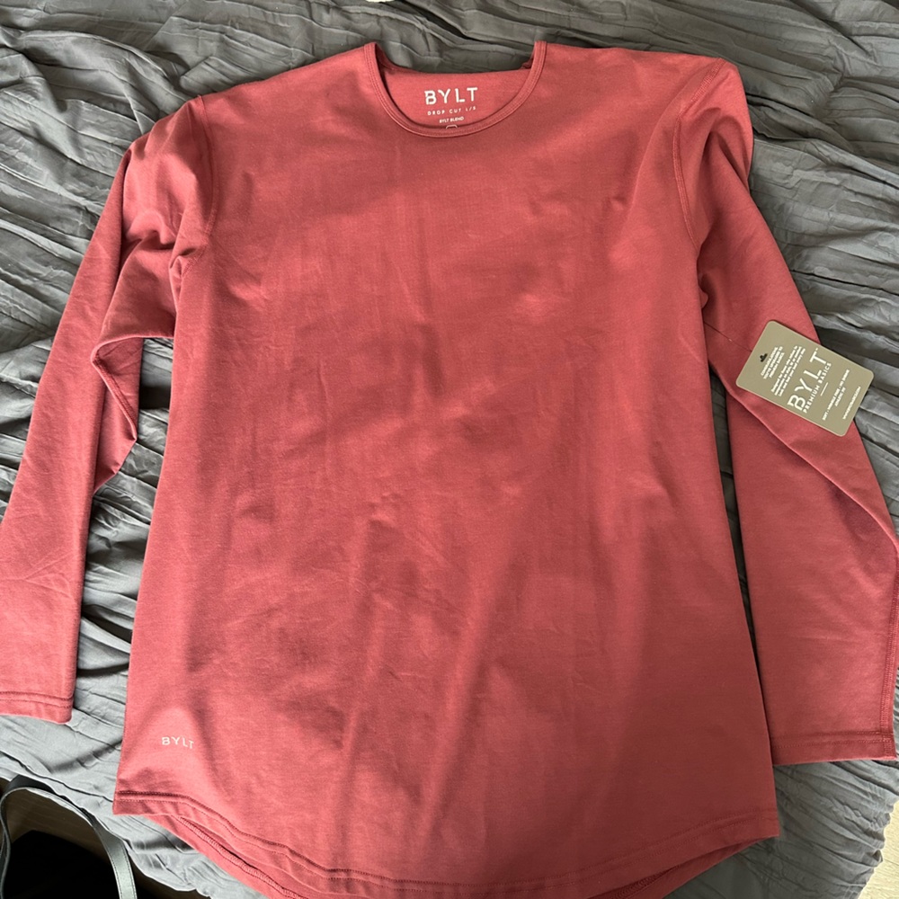 BYLT Mens size L maroon drop cut long sleeve